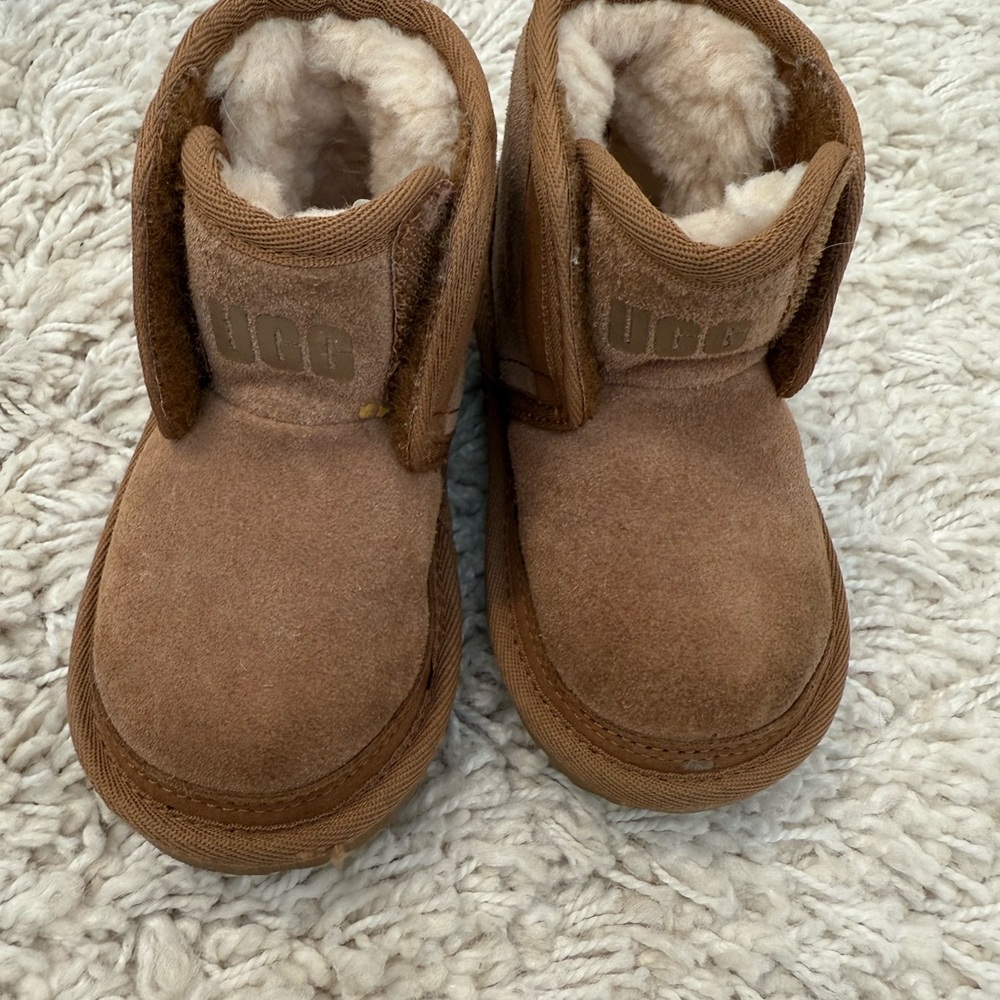 UGG Tan Neumel Boots - Picture 4 of 5